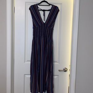 Urban Outfitters Muti-colored midi-dress. Size M